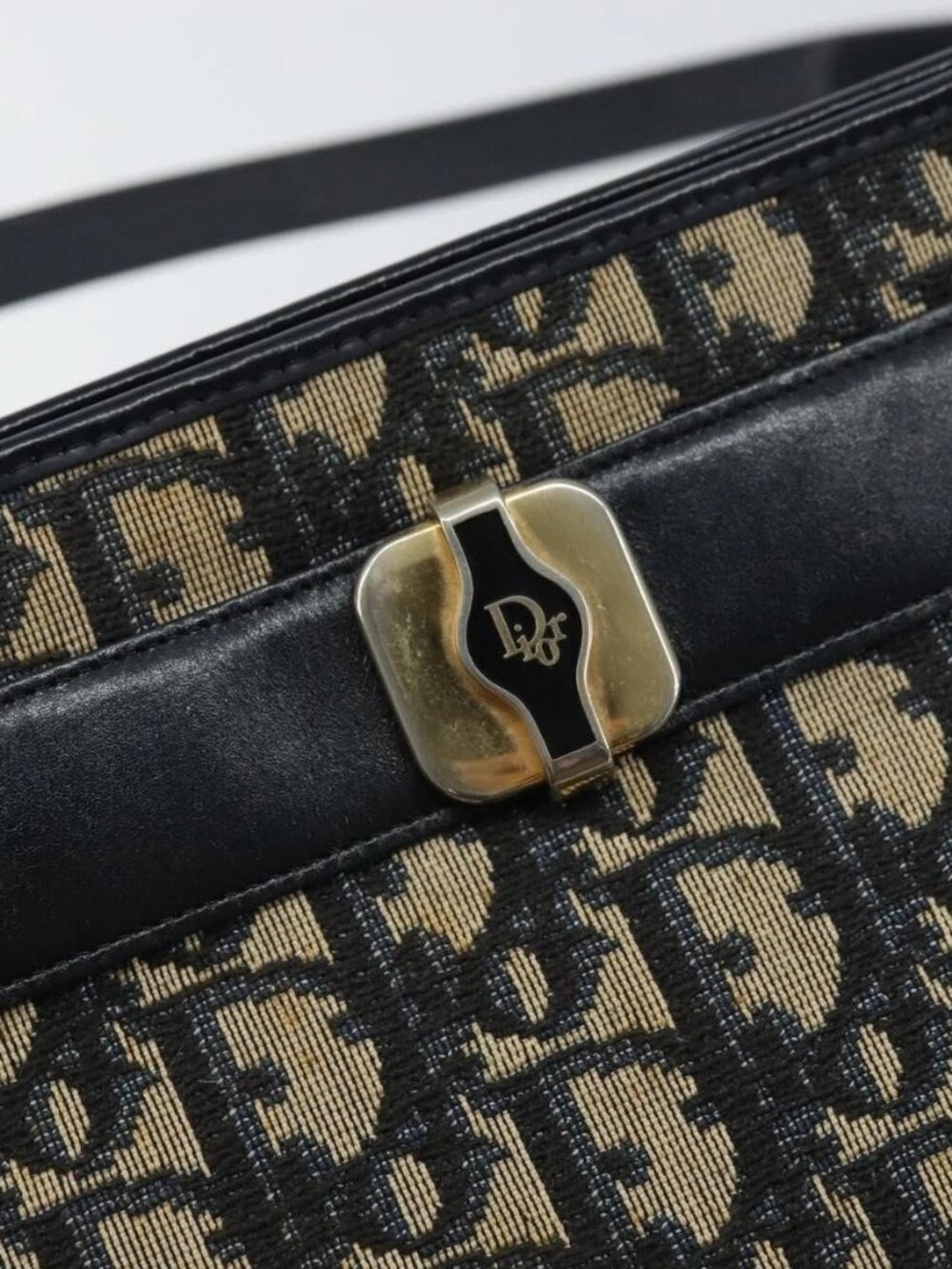 Christian Dior Trotter Canvas Shoulder Bag Navy Gold Auth 157344 - Picture 10 of 16